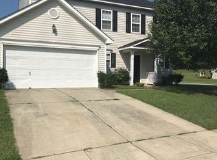 8207 Belmont Stables Dr, Charlotte, NC 28216