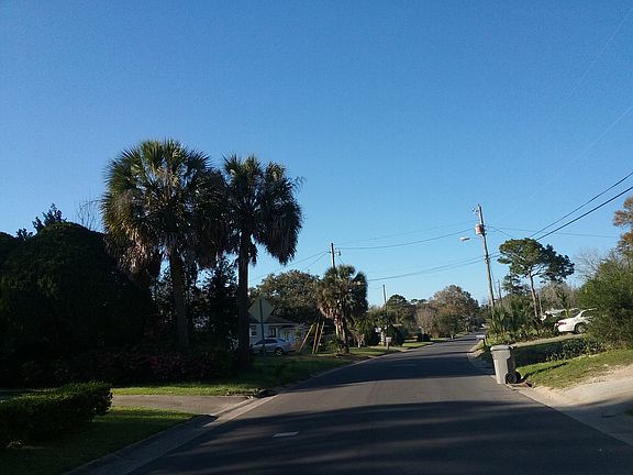 4th image of 4404 Deauville Way