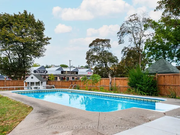 245 Bridge St, Centre Wellington, ON N1M 1T7