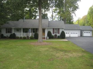 411 Brent Pl, Kilmarnock, VA