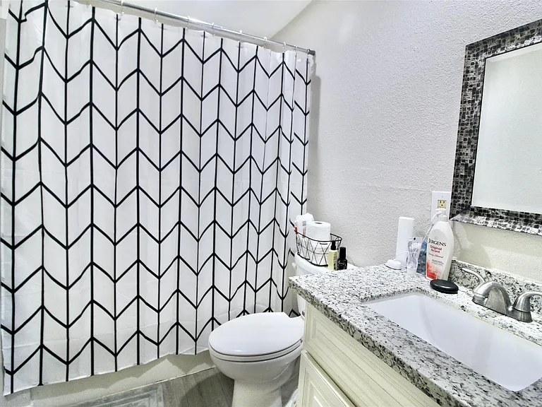 1422 Papendorf Ln — Photo 6