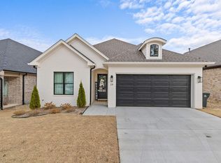 24 Fletcher Ridge Cir, Little Rock, AR 72223