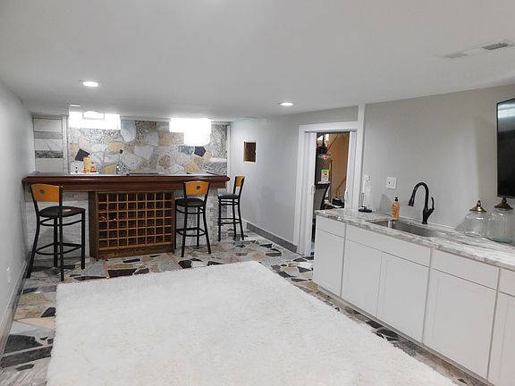 2nd image of 36771 Lodge Dr