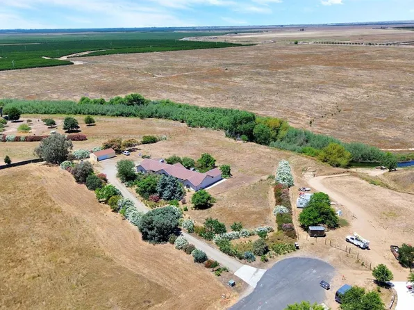 22250 Stabulis Ct, Madera, CA 93638