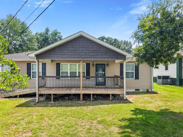 638 Hickory Ln, Rossville, GA 30741