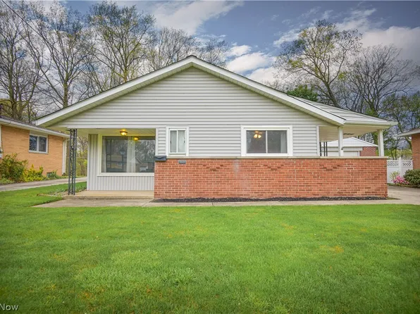18306 Fairway Dr, Cleveland, OH 44135
