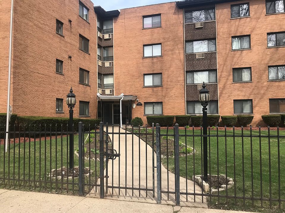 1st image of 1600 W Greenleaf Ave APT 409