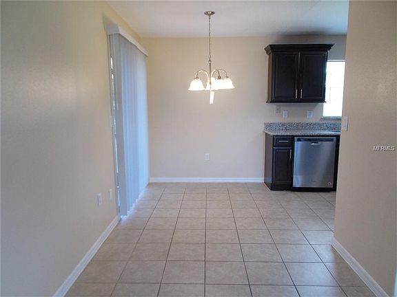 5th image of 806 Nelson Dr