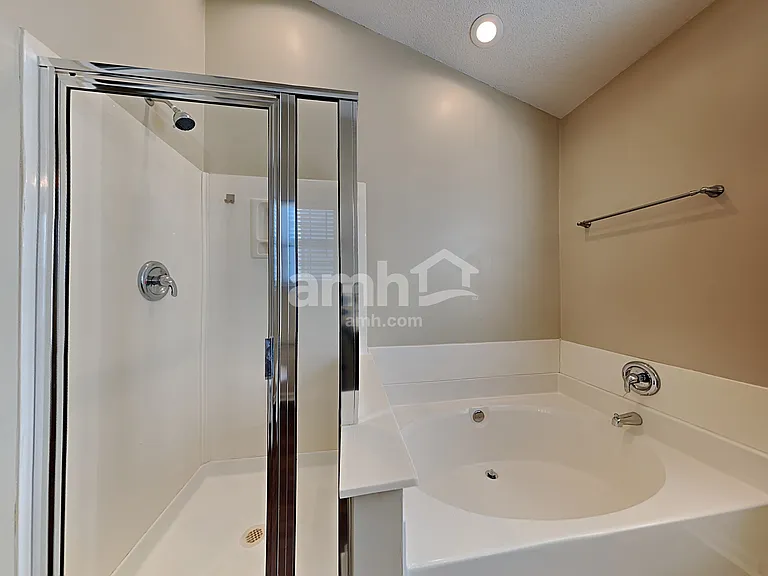5411 Greggs Landing Dr — Photo 10