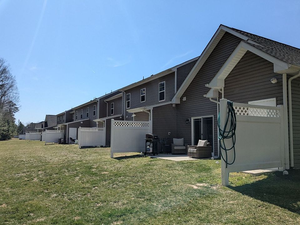 2nd image of 503 Halifax Ct