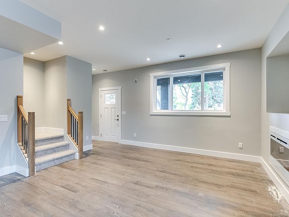 3rd image of 754 Coopland Cres #1-4