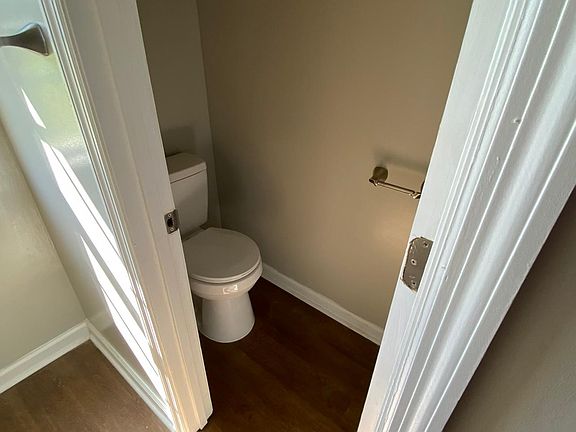 5th image of 321 Northlake Dr