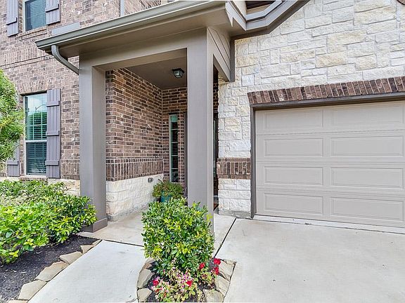 2nd image of 5923 Bristol Path Ln