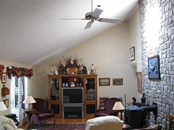 2nd image of 135 Woodland Rd
