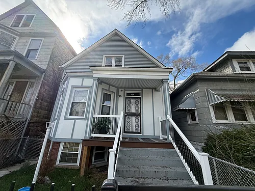 5942 S Justine St Photo 1