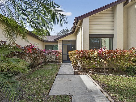 2nd image of 160 Ramblewood Circle