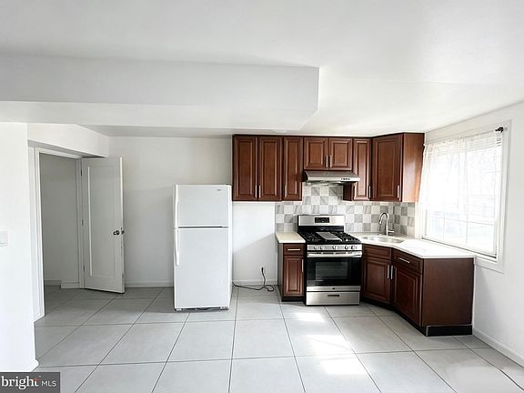 2nd image of 6537 Walker St