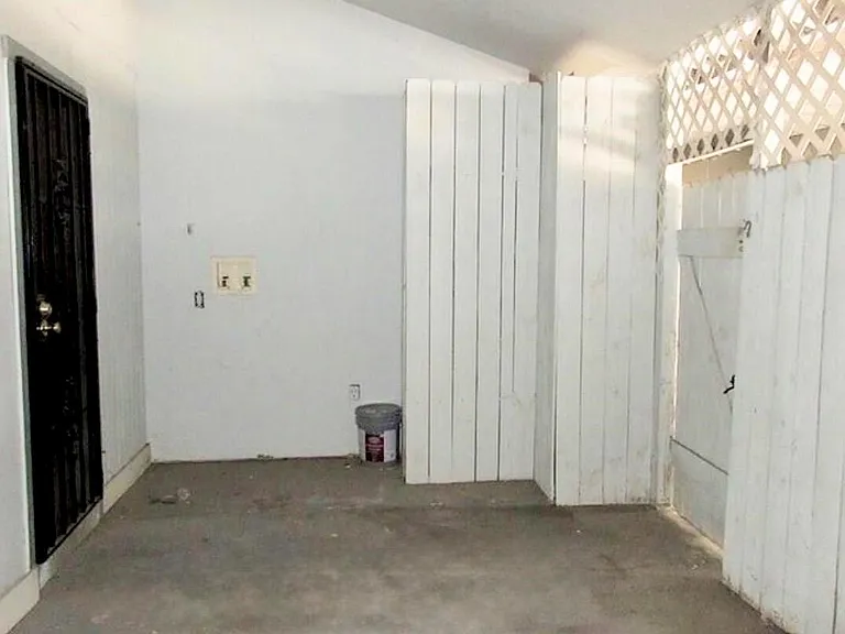 11203 Shannon Hills Dr — Photo 13