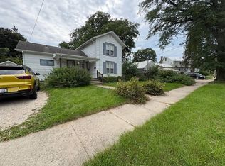 864 Glen St, Janesville, WI 53545