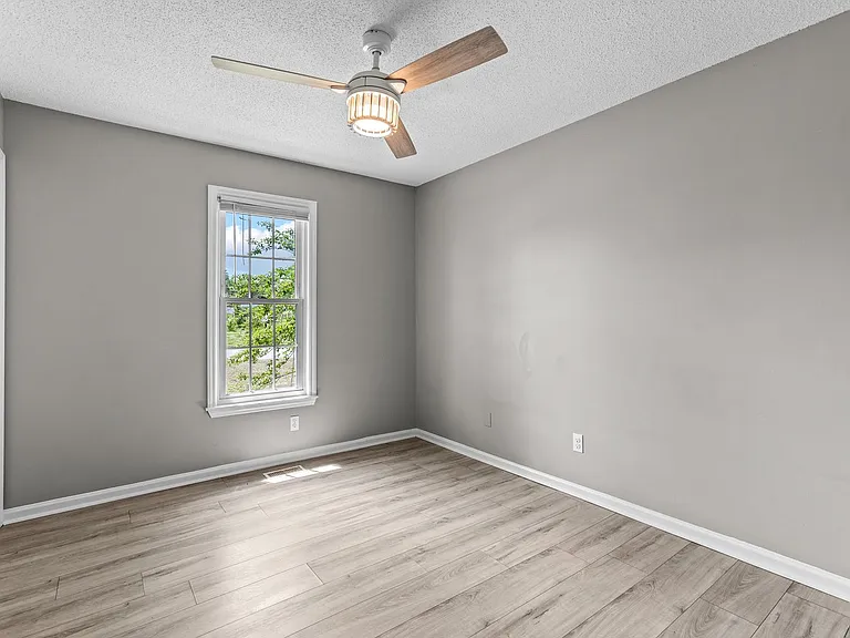 103 Balsam Rd — Photo 21