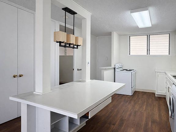 4th image of 780 Amana St APT 303