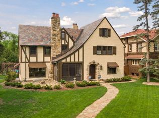 1959 Summit Ave, Saint Paul, MN 55105