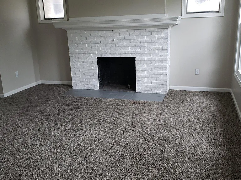 2059 Hazelwood St — Photo 8