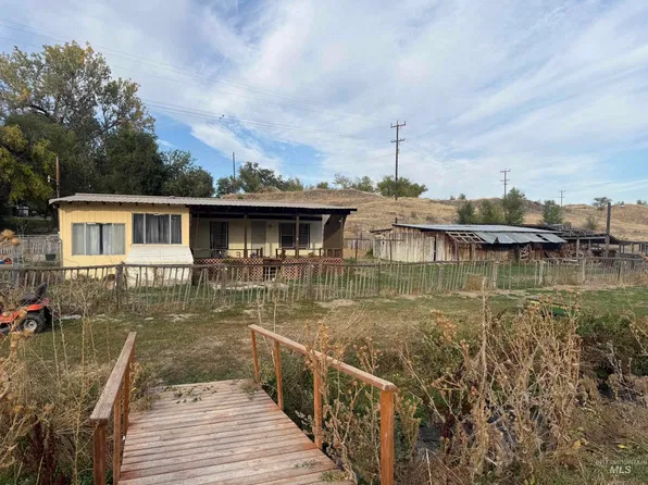 1923 Bench Rd, Vale, OR 97918