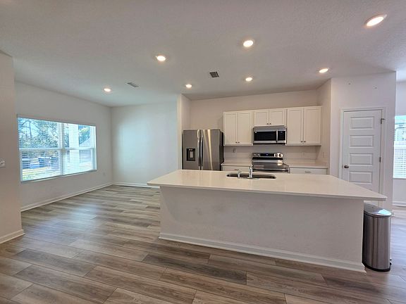 3rd image of 9613 Sagewood Dr