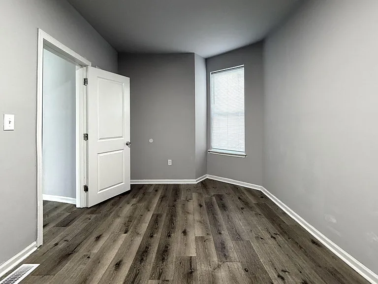 5820 Belmar St — Photo 4