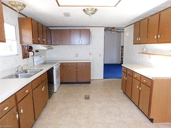 2nd image of 190 Teal Dr
