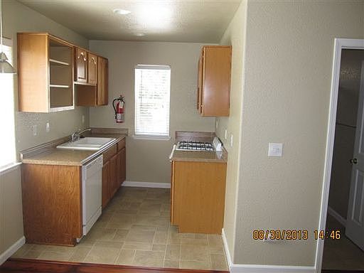 3rd image of 305 N School St APT D