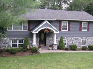 31 Leslie Dr, West Milford, NJ 07480
