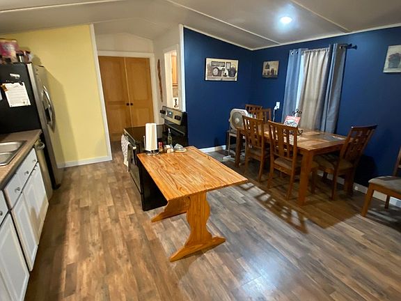 5th image of 135 Valley Oaks Ln
