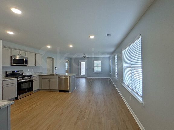 5th image of 337 Angela St