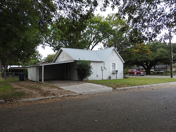 2nd image of 708 Texana St