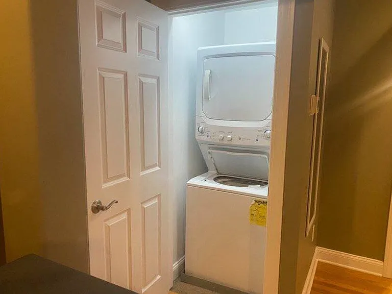 4-6 Sheridan Ave #4B — Photo 9