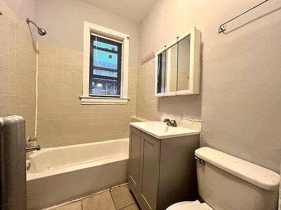 4th image of 235 N Mason Ave APT 3B