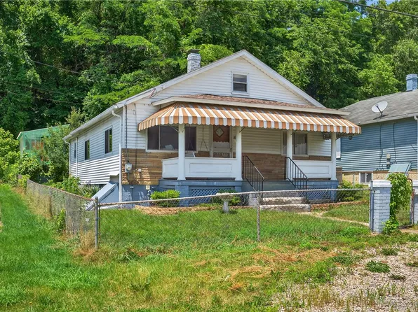 41 Taylor Ave E, Clarksville, PA 15322