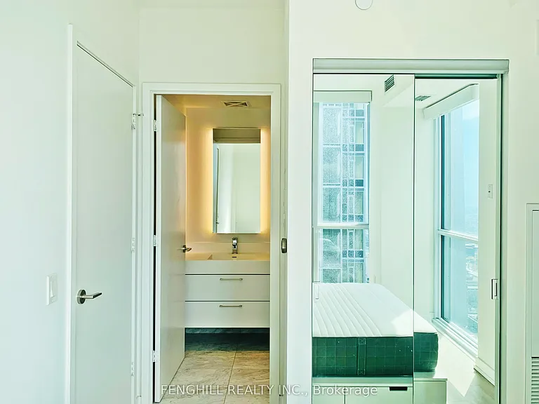 1 Yorkville Ave #5002 — Photo 10