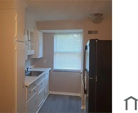 5647 Hamilton Ave #4 — Photo 1