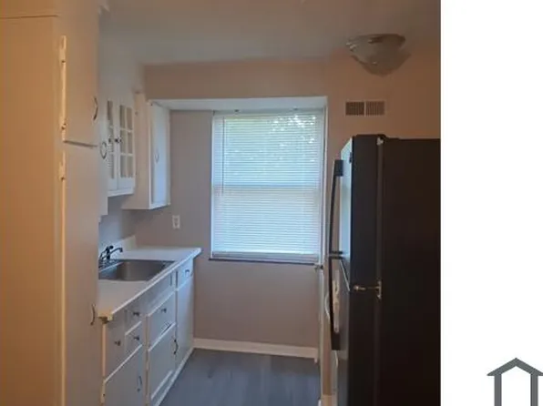 5647 Hamilton Ave APT 4, College Hl, OH 45224