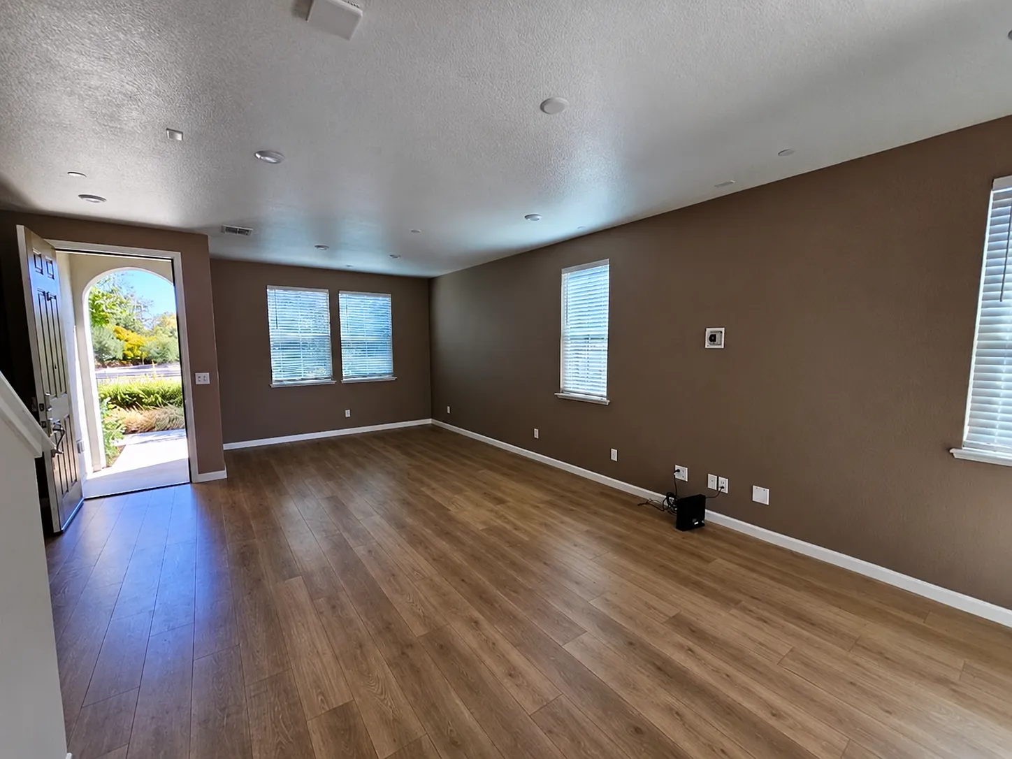 3 bed, 2.5 bath, 1845 sqft, $2,750 — Photo 4