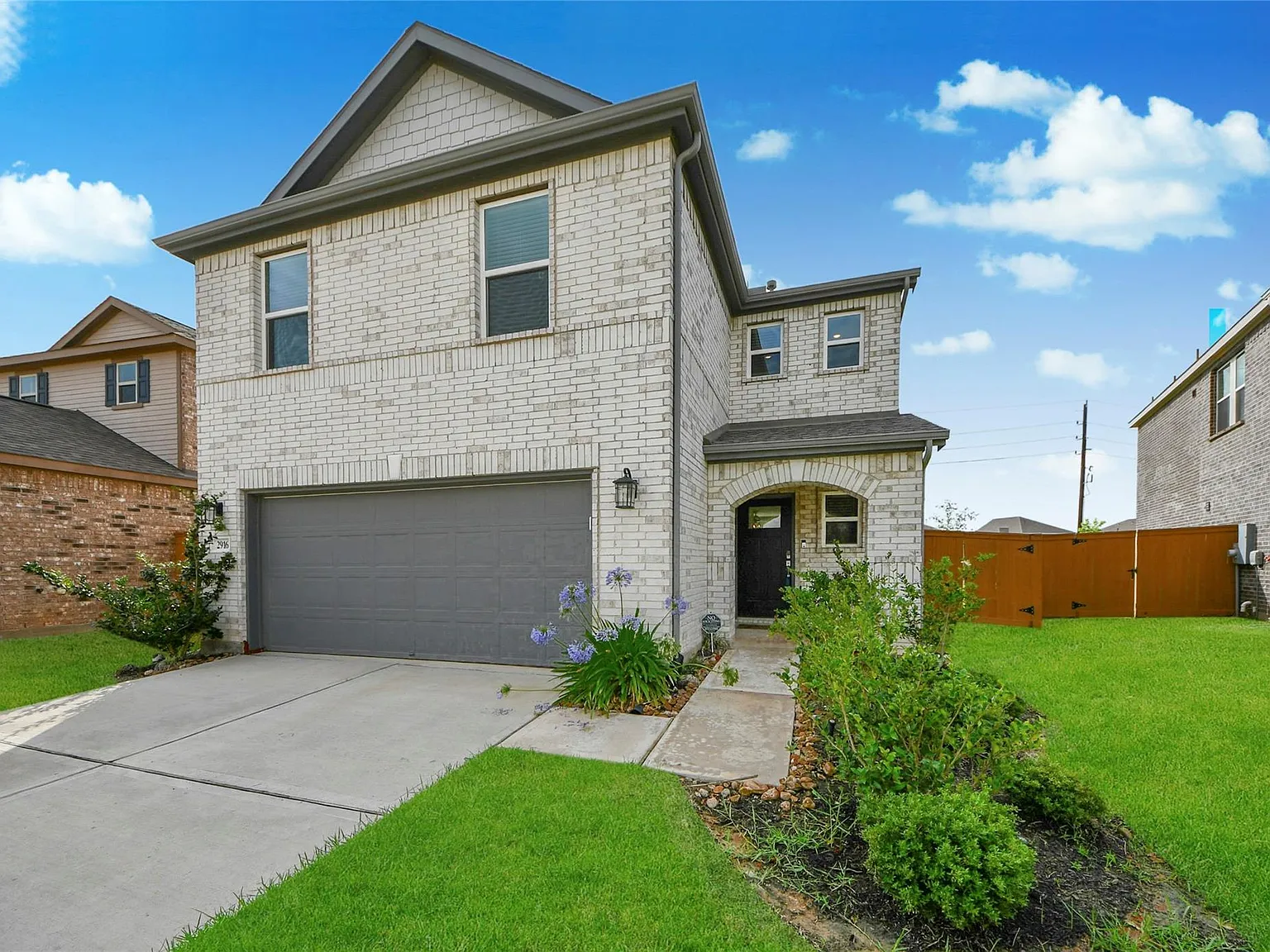3 bed, 2.5 bath, 1860 sqft, $2,500 — Photo 3