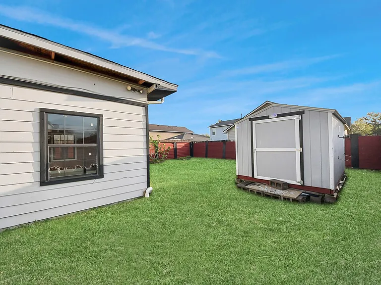 7826 Maverick Trace Ln — Photo 43