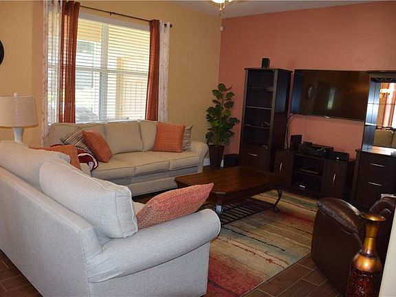 5th image of 1319 Priory Cir