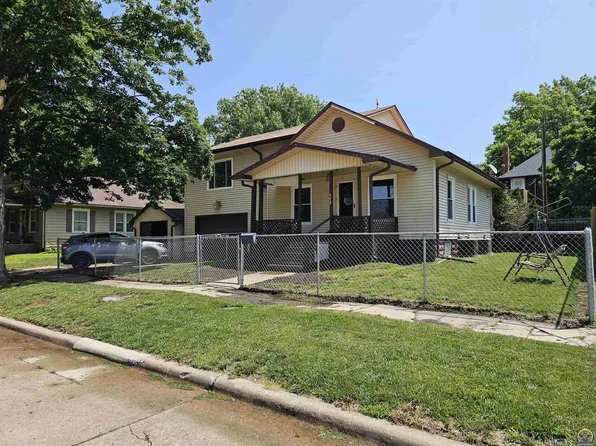 112 N 13th St, Sabetha, KS 66534