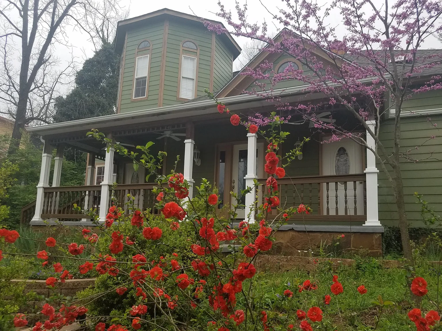 121 S University Ave — Photo 2