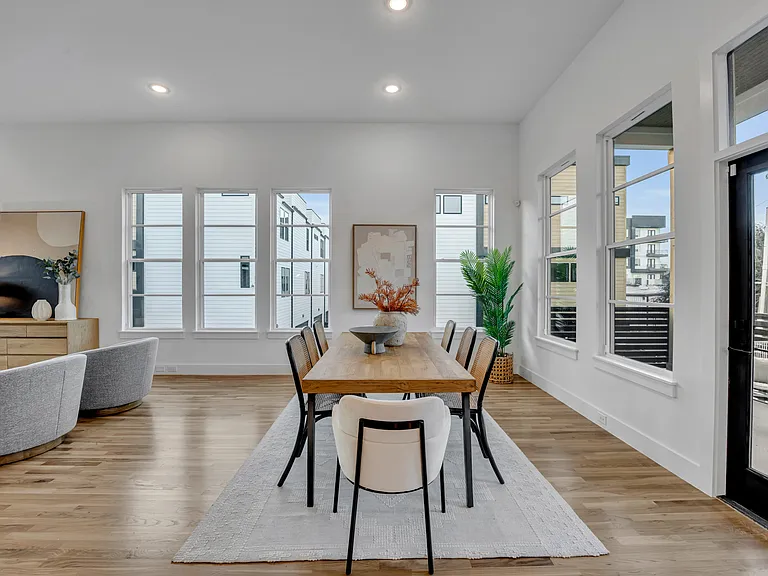 1512 Villars St — Photo 13