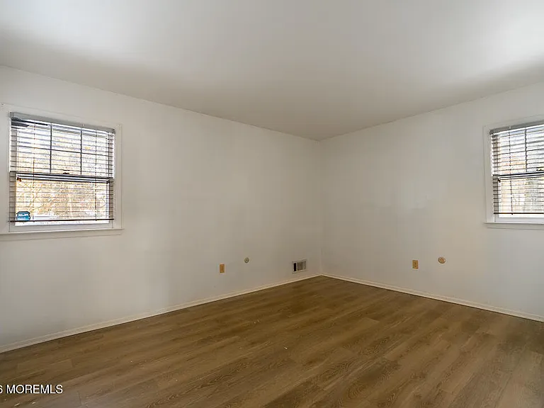 315 Beverly Way — Photo 13